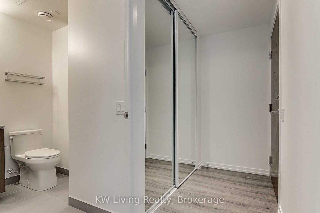 Photo of 1000 Portage Parkway #1801, Vaughan, ON L4K 0L1 (MLS # N12751308)