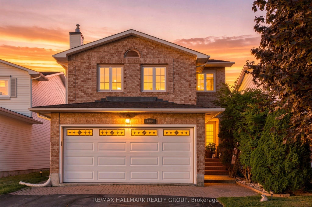 Photo of 609 TOURELLE Drive, Orleans - Cumberland and Area, ON K4A 3H5 (MLS # X13743656)