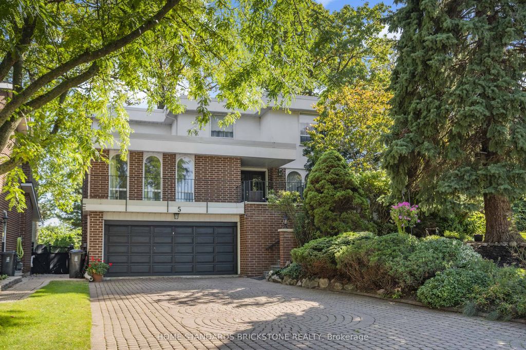 Photo of 5 POPLAR HEIGHTS Drive, Toronto, ON M9A 5A1 (MLS # W12435969)