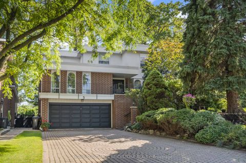 Photo of 5 POPLAR HEIGHTS Drive, Toronto, ON M9A 5A1 (MLS # W12435969)