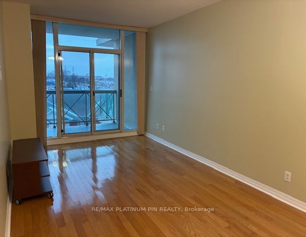 1359 Rathburn Road E 501