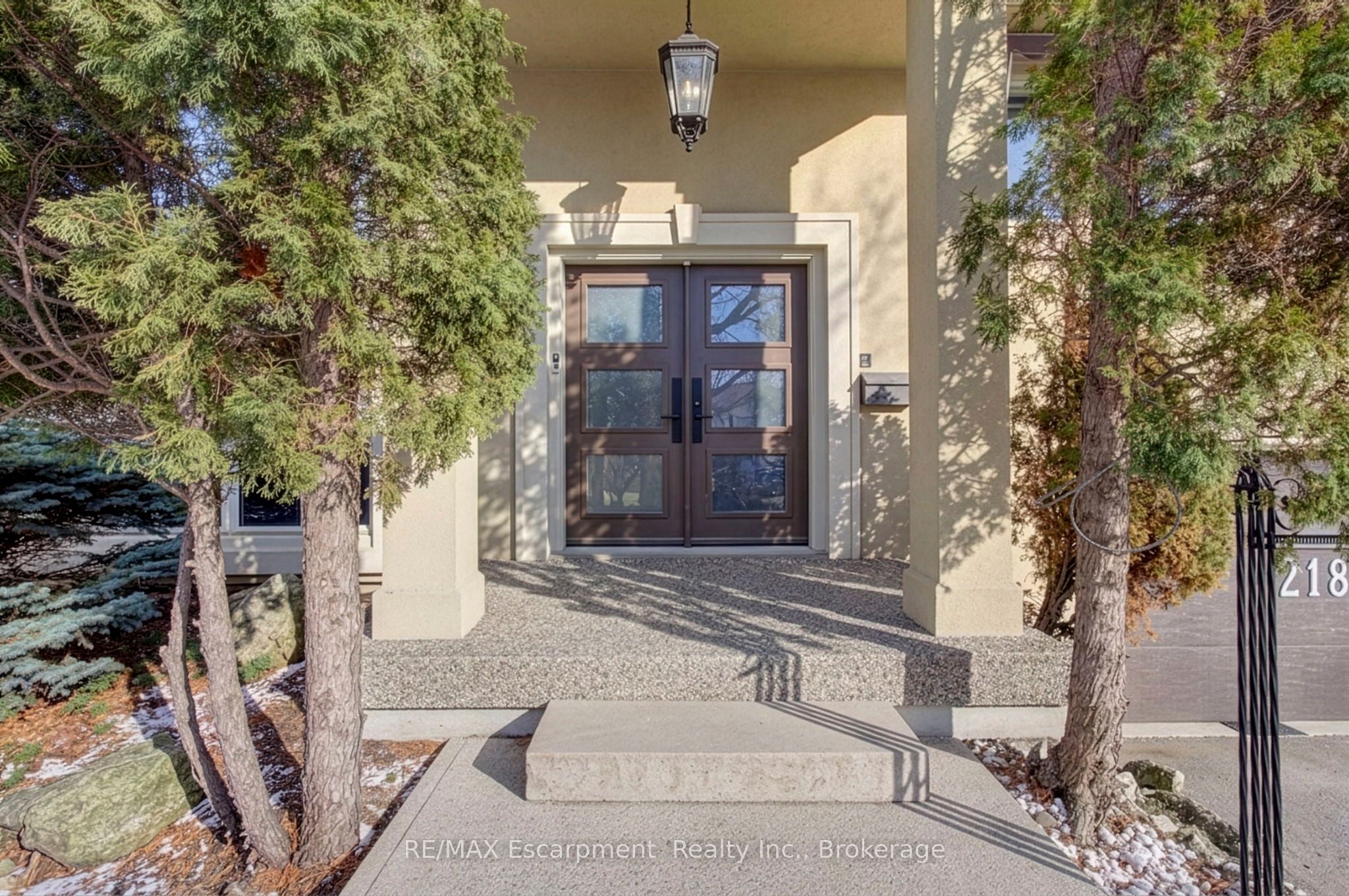 2183 Sandringham Drive