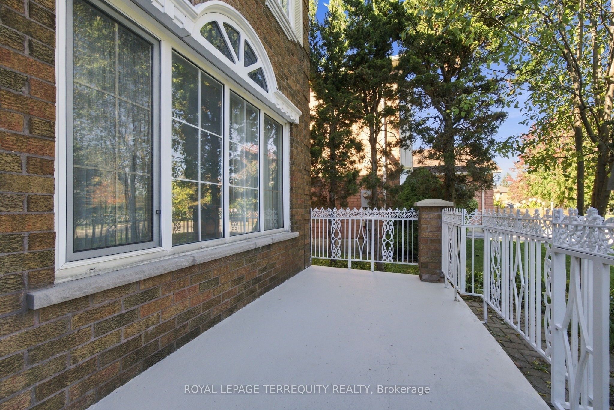 8 Mallory Avenue