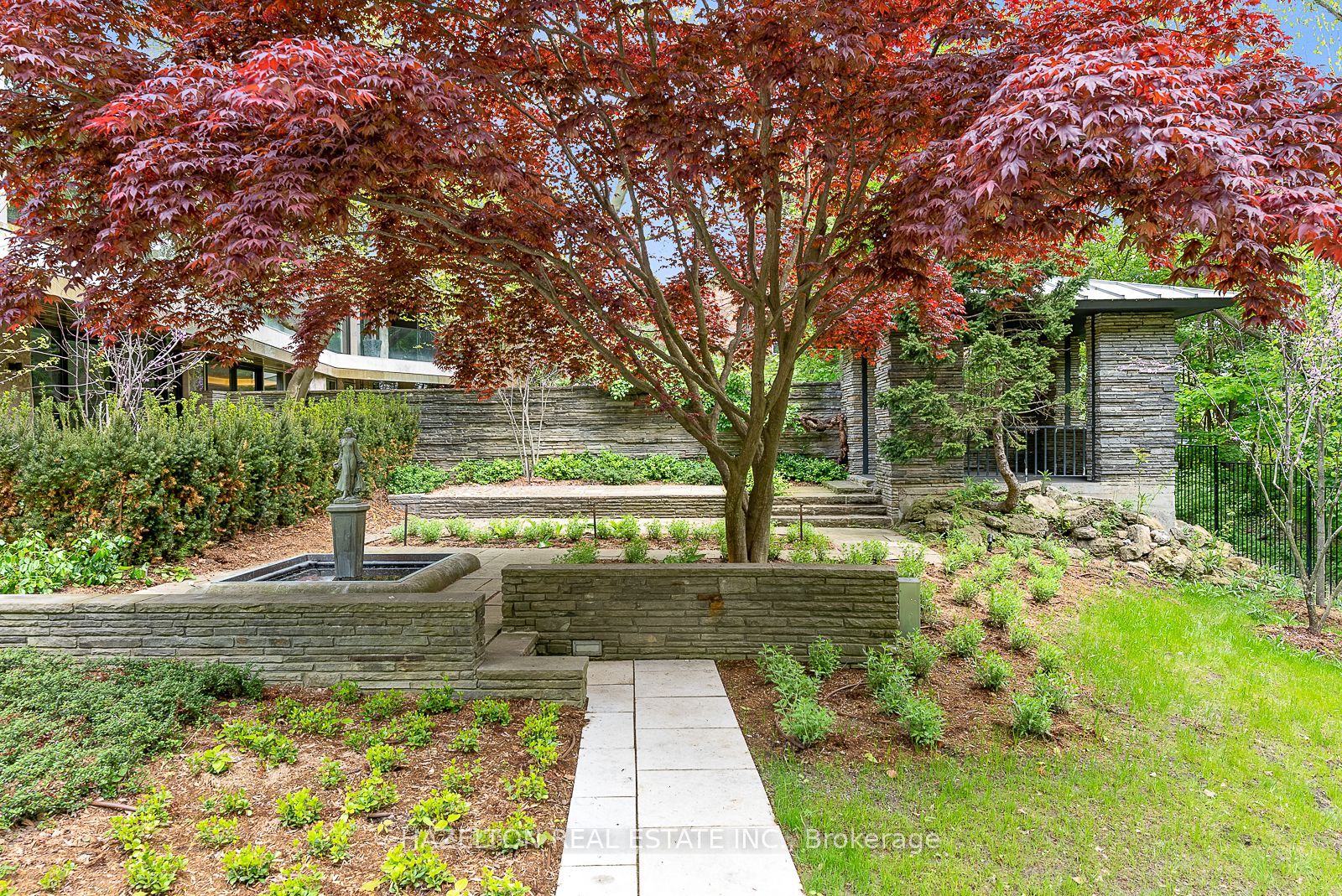 7 Dale Avenue 304