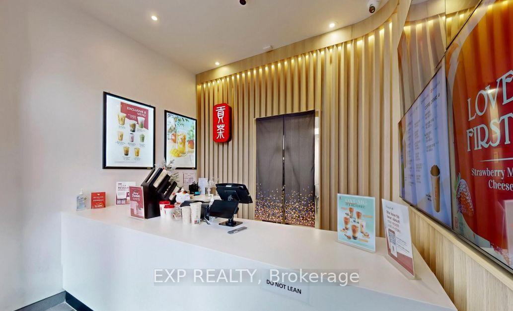 81 St Clair Avenue E 112