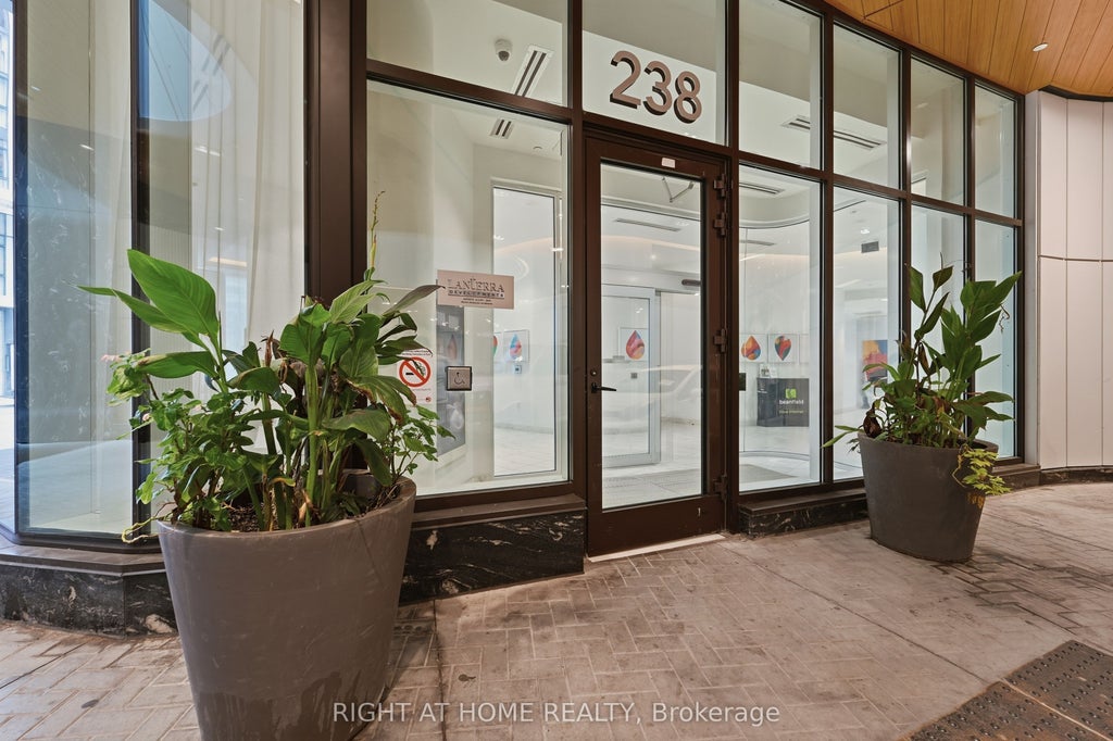 Photo of 238 Simcoe Street #803, Toronto, ON M5T 0E2 (MLS # C13844768)