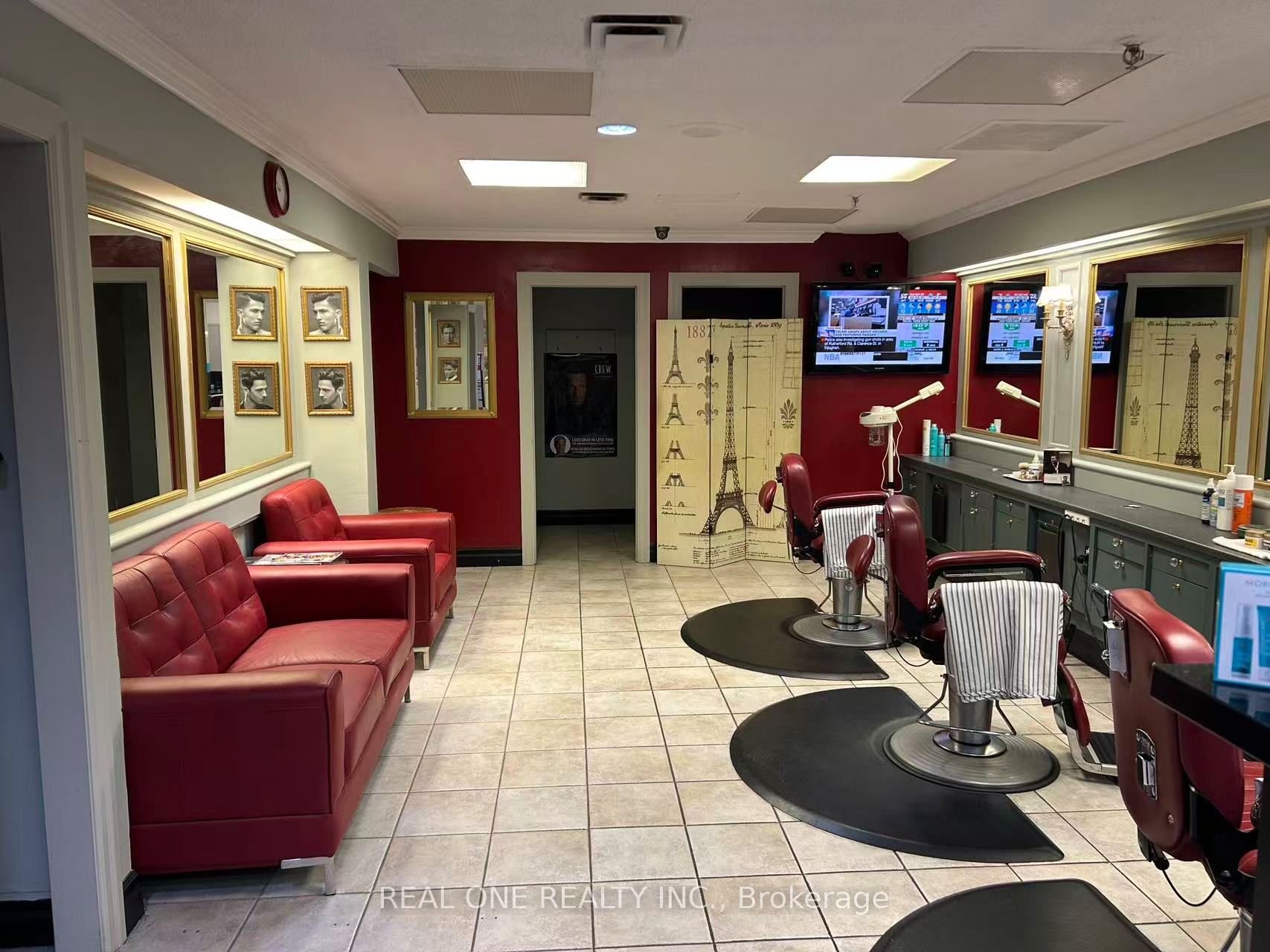 123 Queen Street W C8