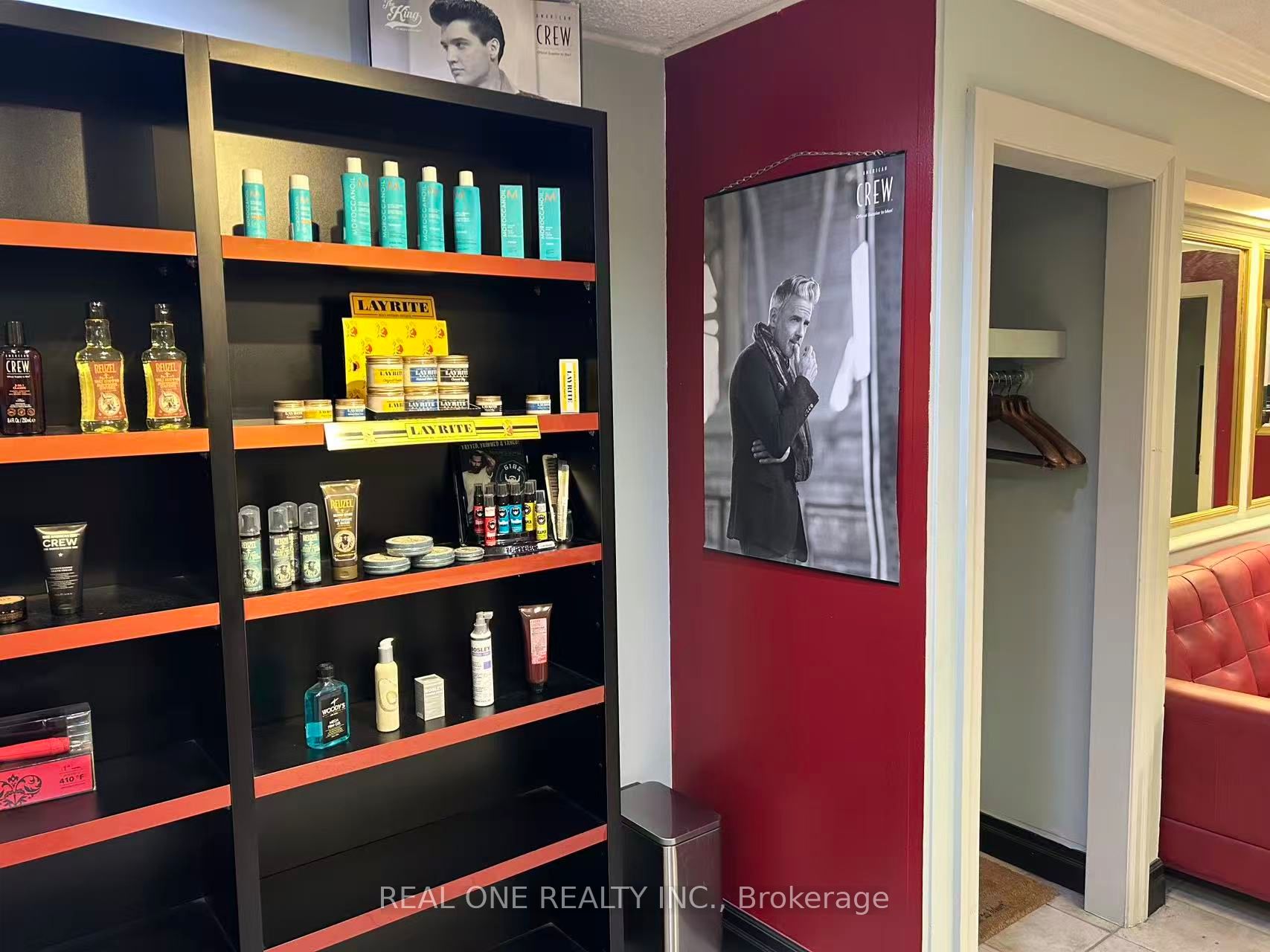 123 Queen Street W C8