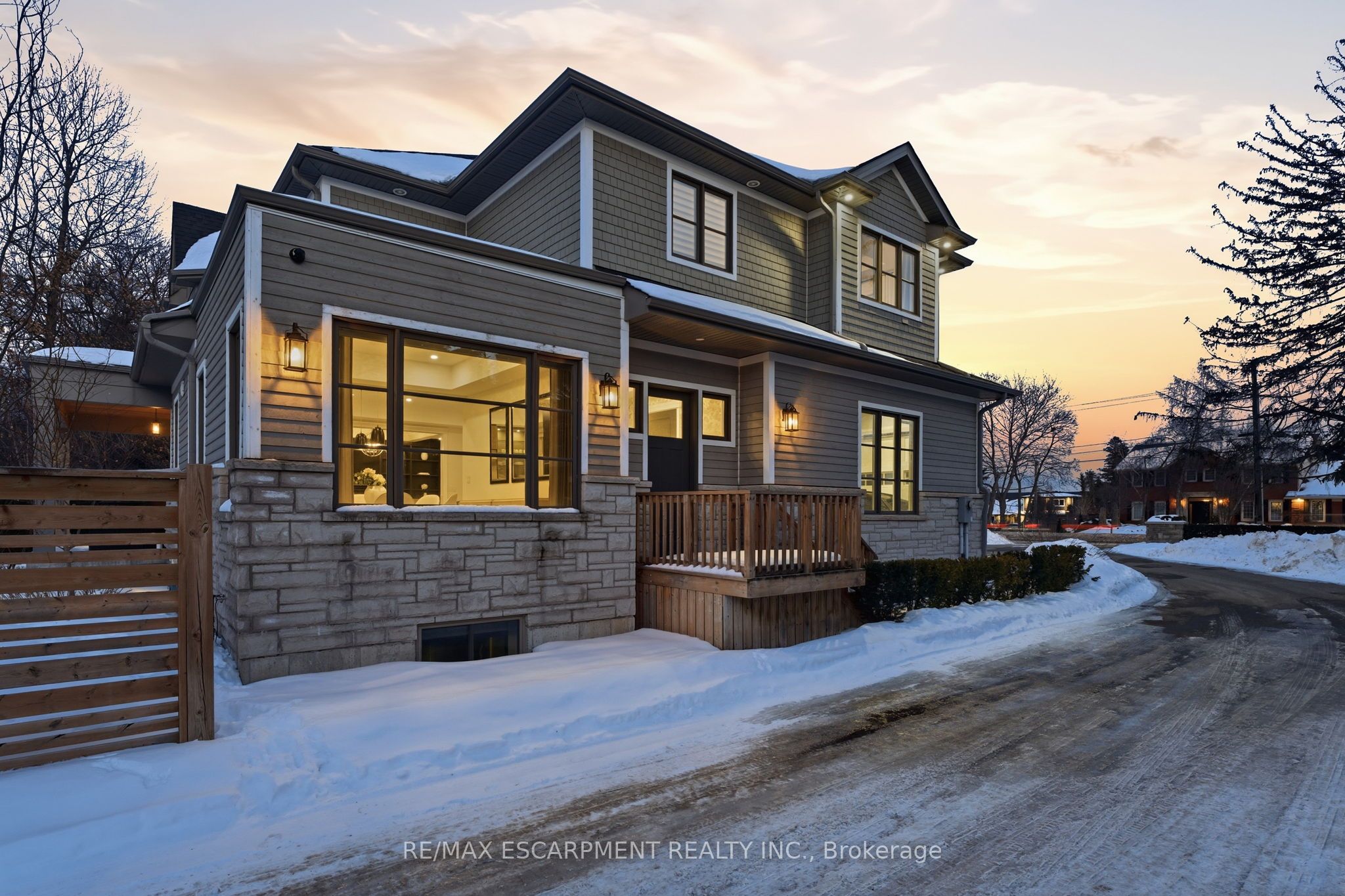 2265 LAKESHORE Road 3