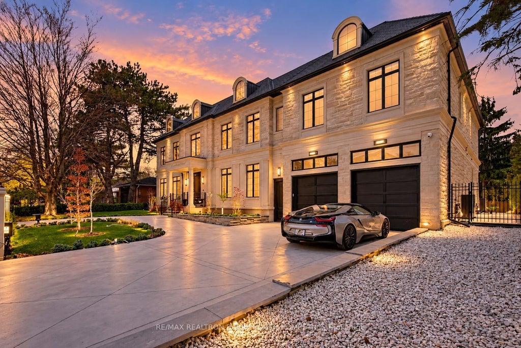 Photo of 23 Sandfield Road, Toronto, ON M3B 2B5 (MLS # C13753488)