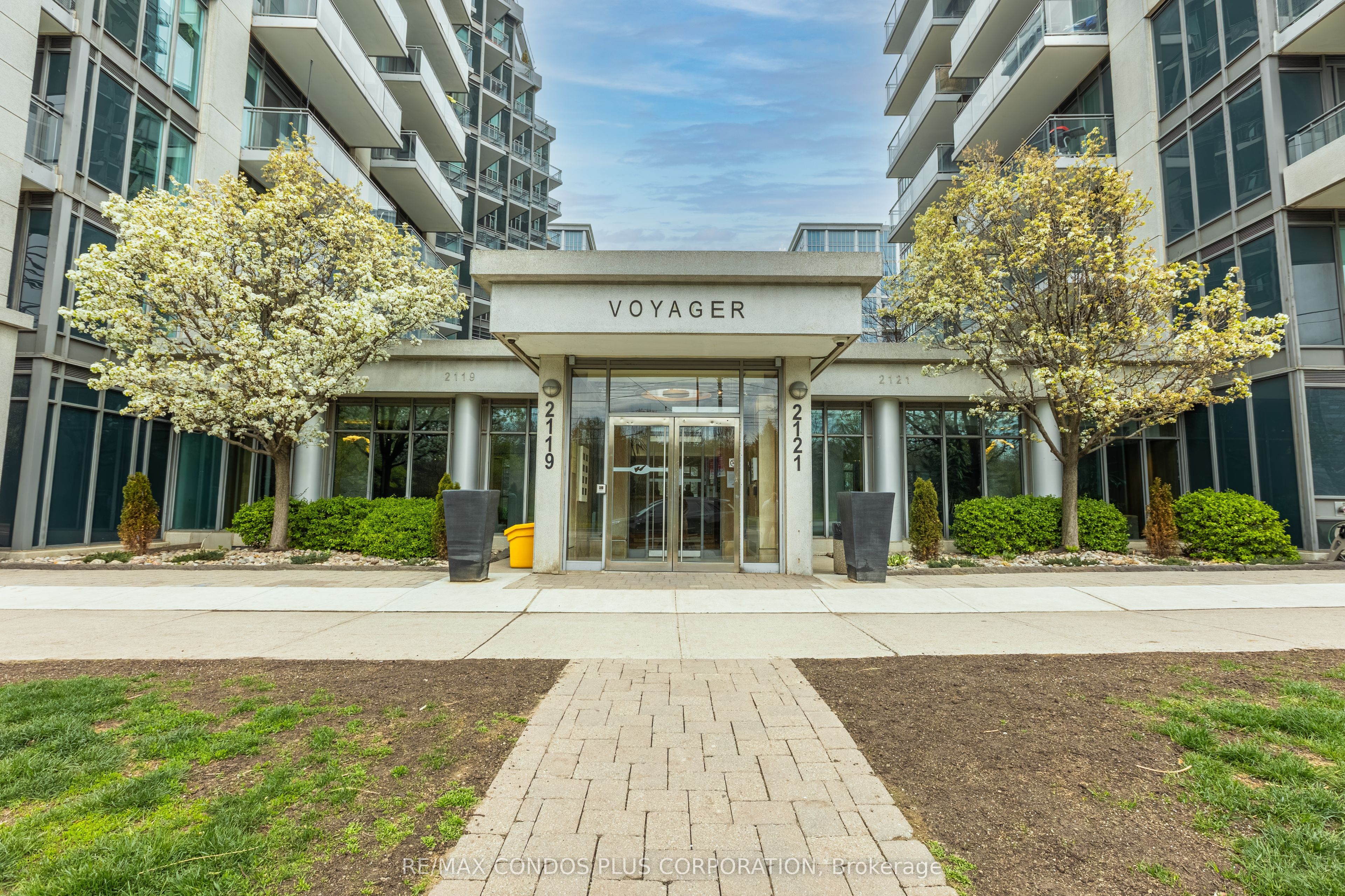 2119 Lake Shore Boulevard W 317