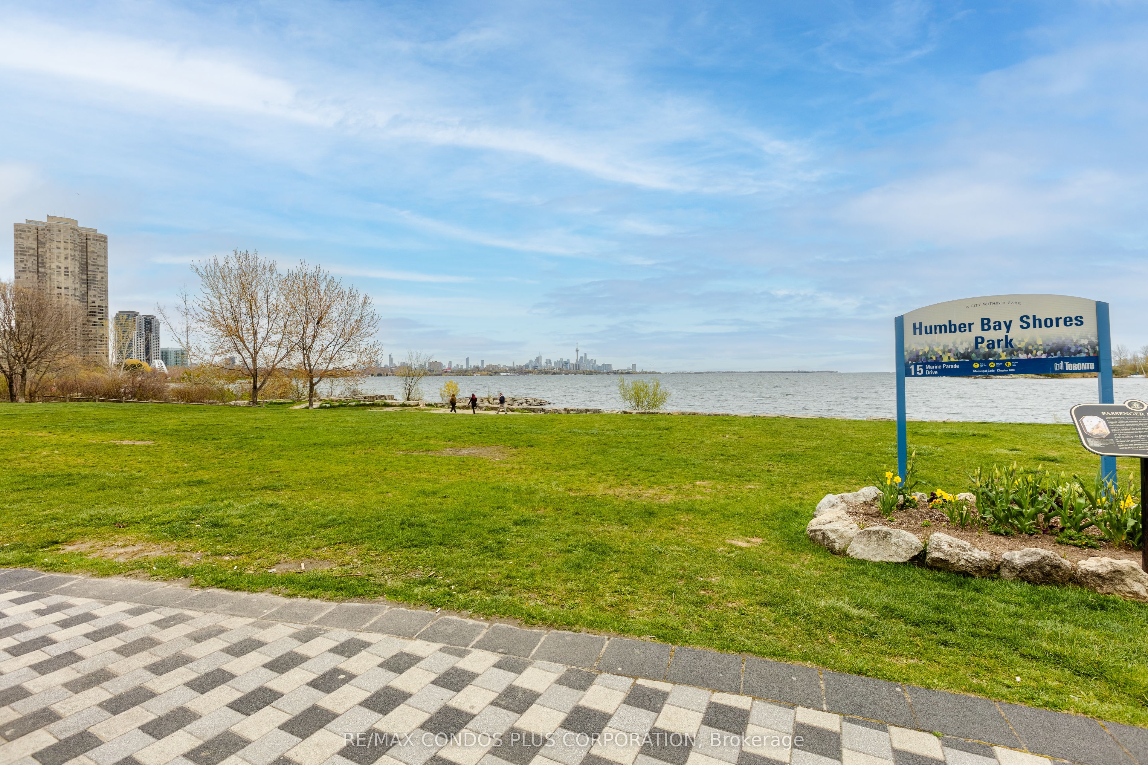 2119 Lake Shore Boulevard W 317