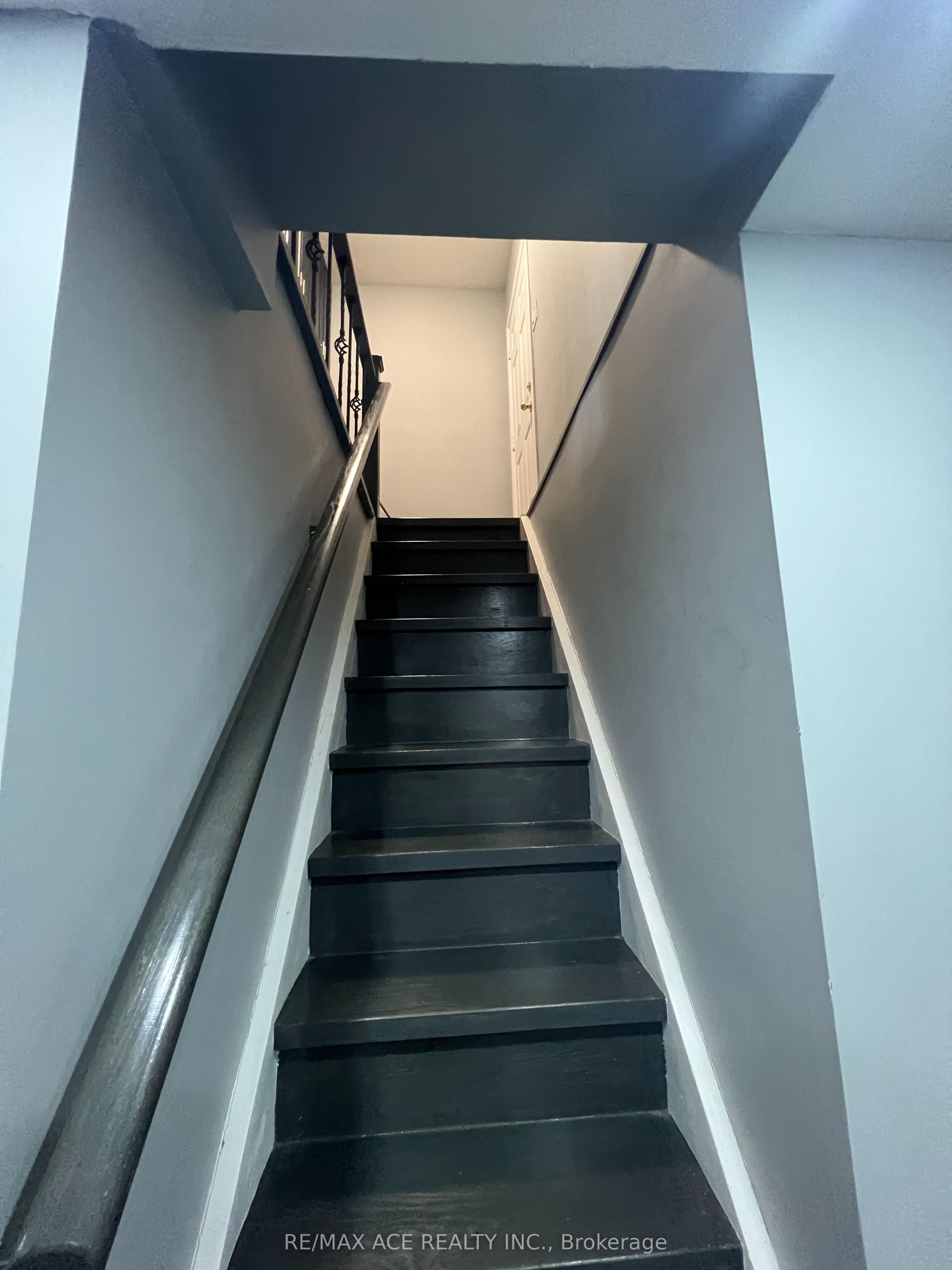 25 Hislop Drive Bsmt