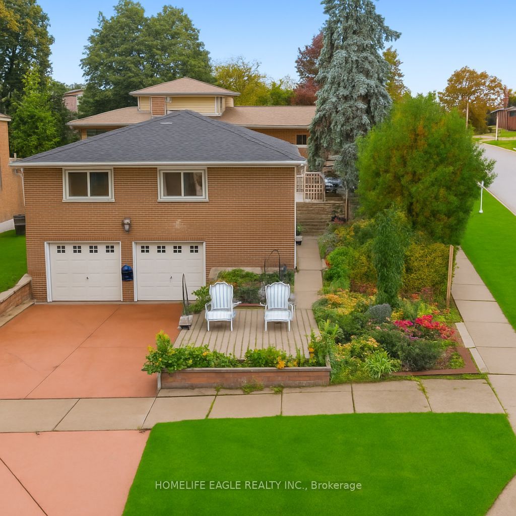 Photo of 14 Lee Avenue, Bradford West Gwillimbury, ON L3Z 1A9 (MLS # N12731088)