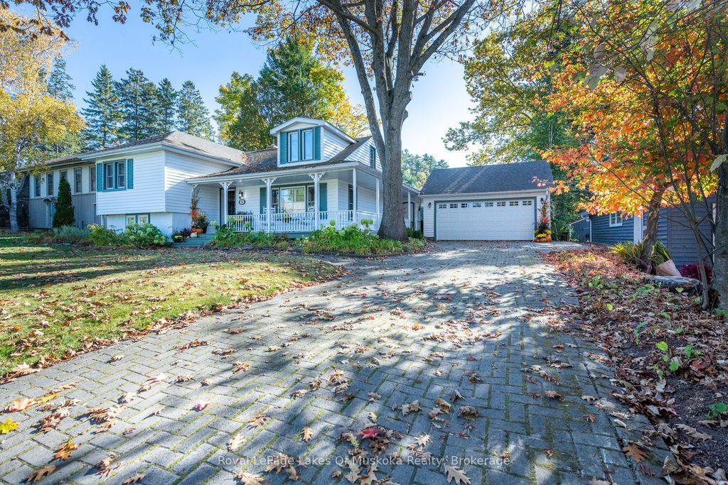 Photo of 9 Mountview Avenue, Huntsville, ON P1H 1G8 (MLS # X12587442)