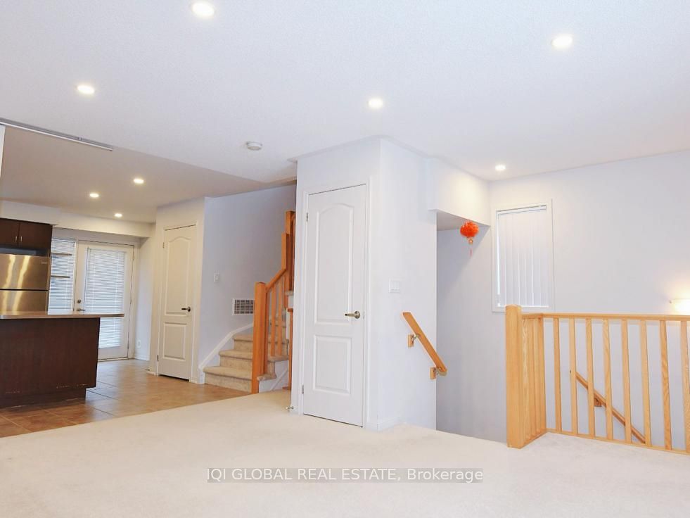 3185 Boxford Crescent 1