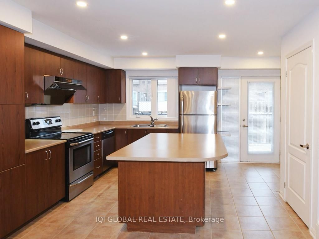 3185 Boxford Crescent 1