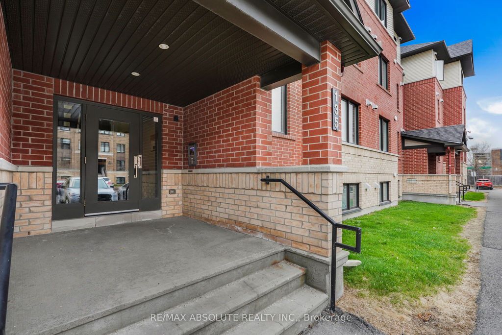 Photo of 135 Bluestone Private #6, Orleans - Cumberland and Area, ON K4A 0X7 (MLS # X13076940)