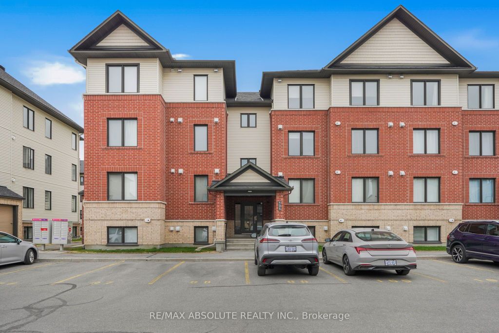 Photo of 135 Bluestone Private #6, Orleans - Cumberland and Area, ON K4A 0X7 (MLS # X13076940)