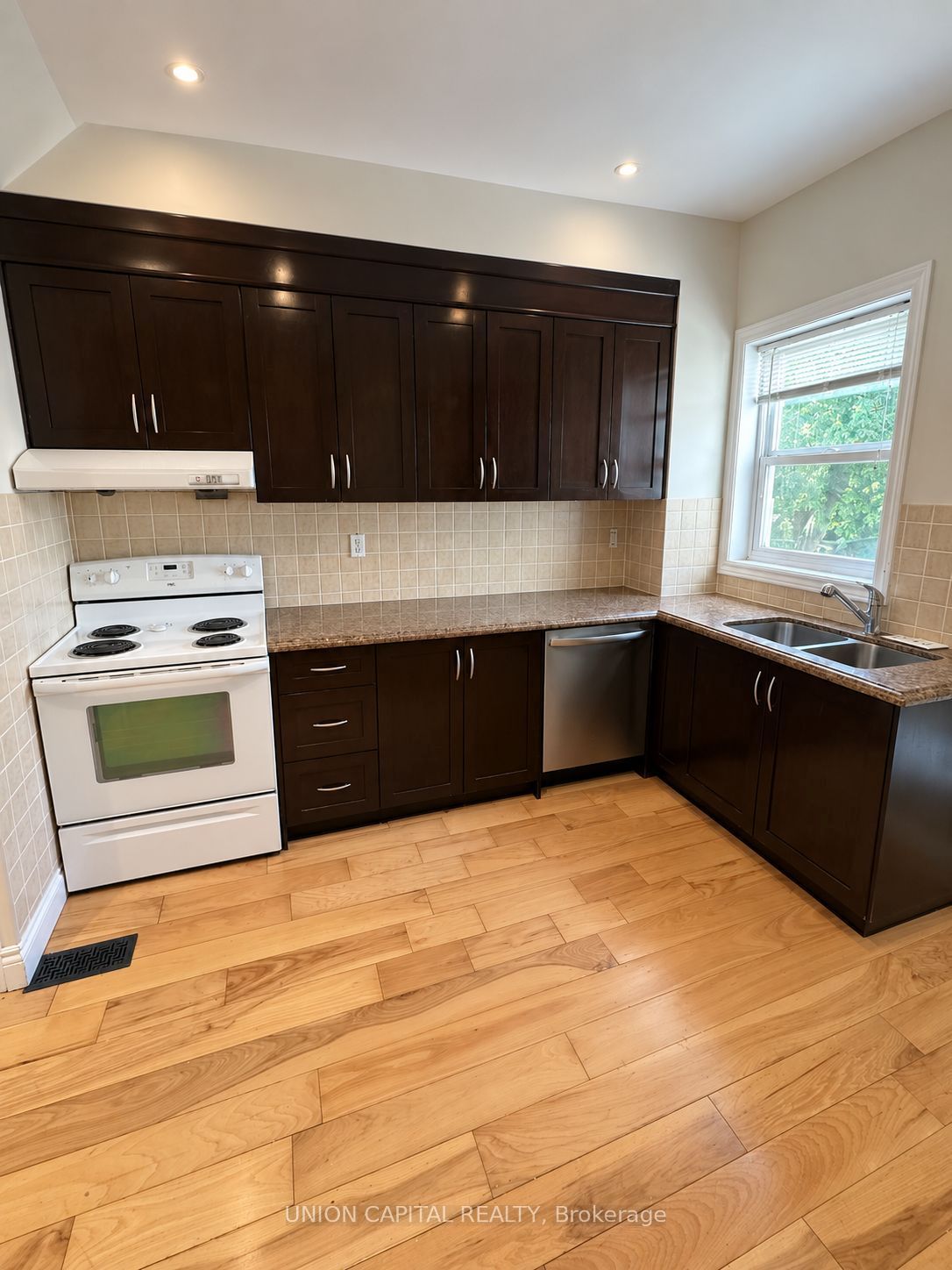 84 Runnymede Road Main