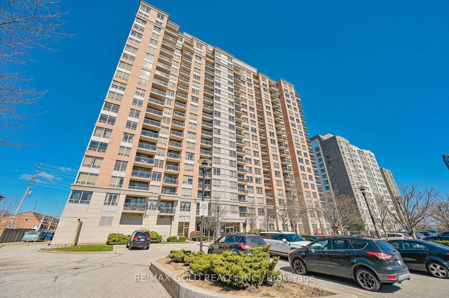 55 Strathaven Drive 1411