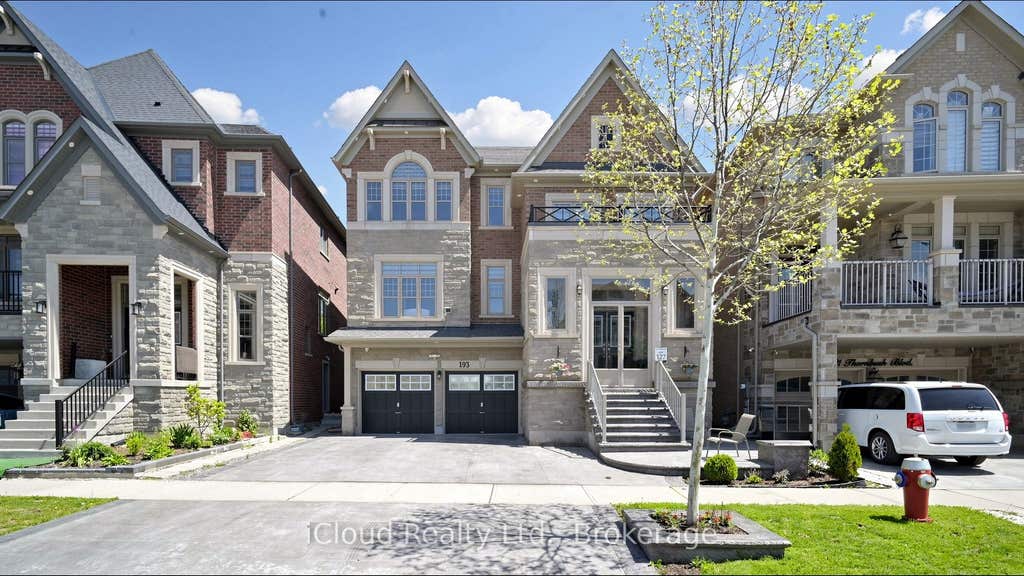 Photo of 193 THORNBUSH Boulevard E, Brampton, ON L7A 4R7 (MLS # W13703532)