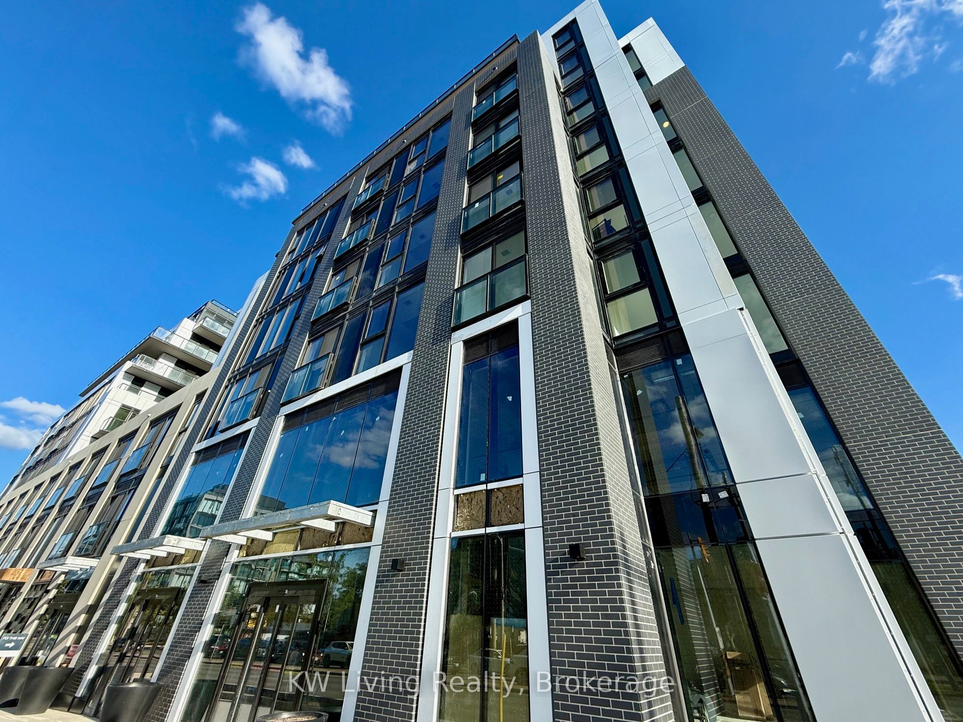 801 The Queensway N/A 910