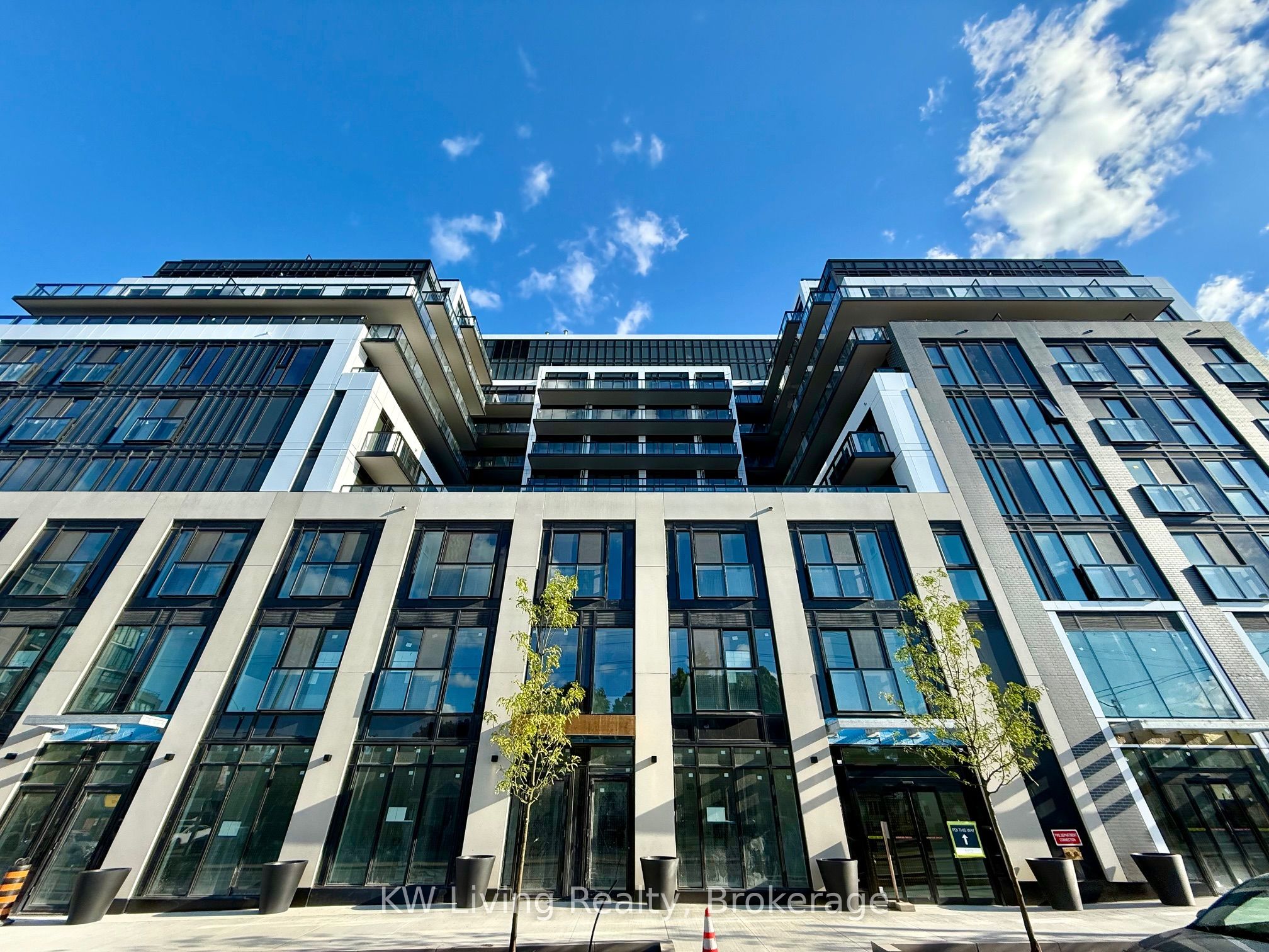 801 The Queensway N/A 910