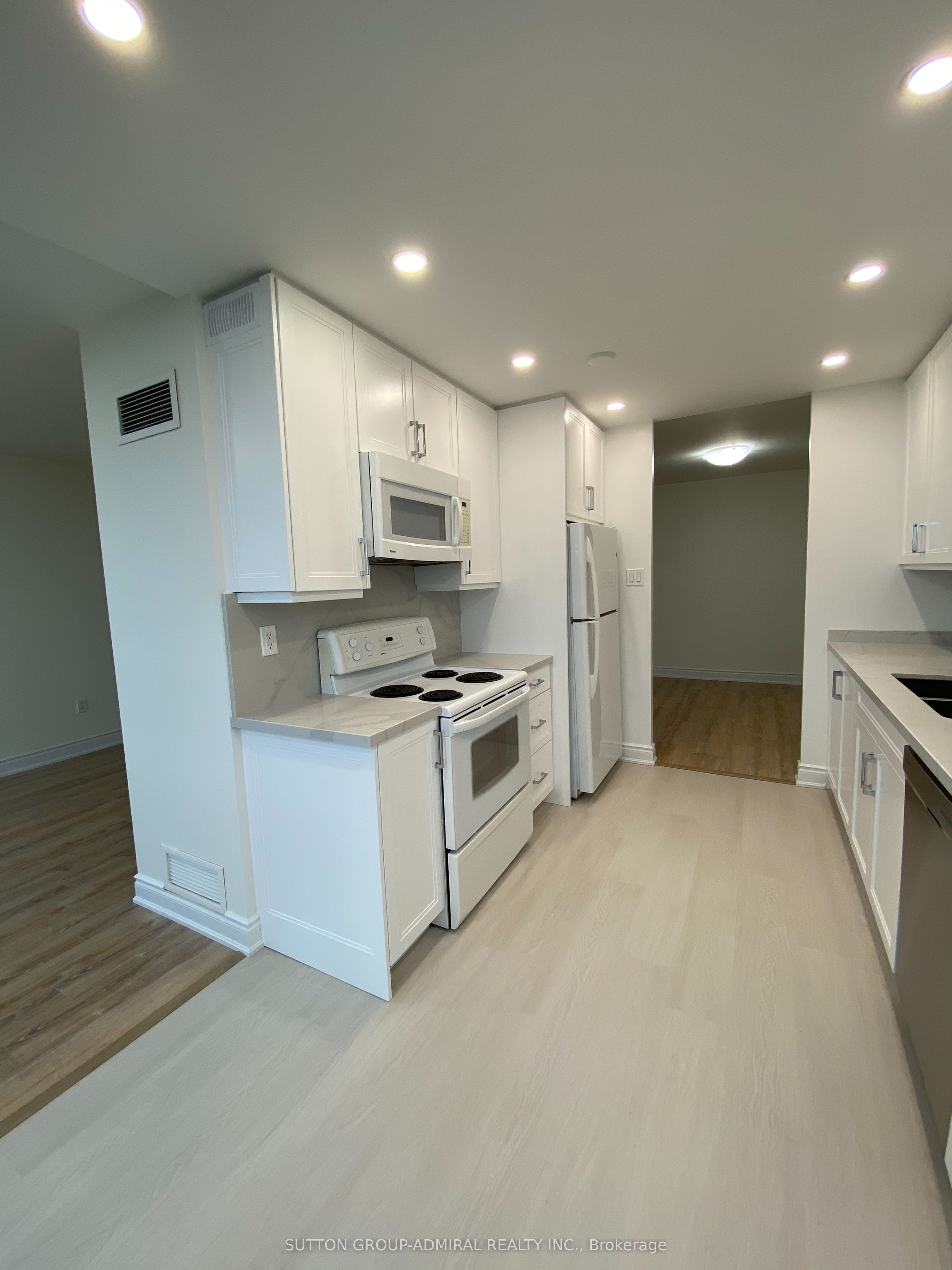 7601 Bathurst Street E 1505