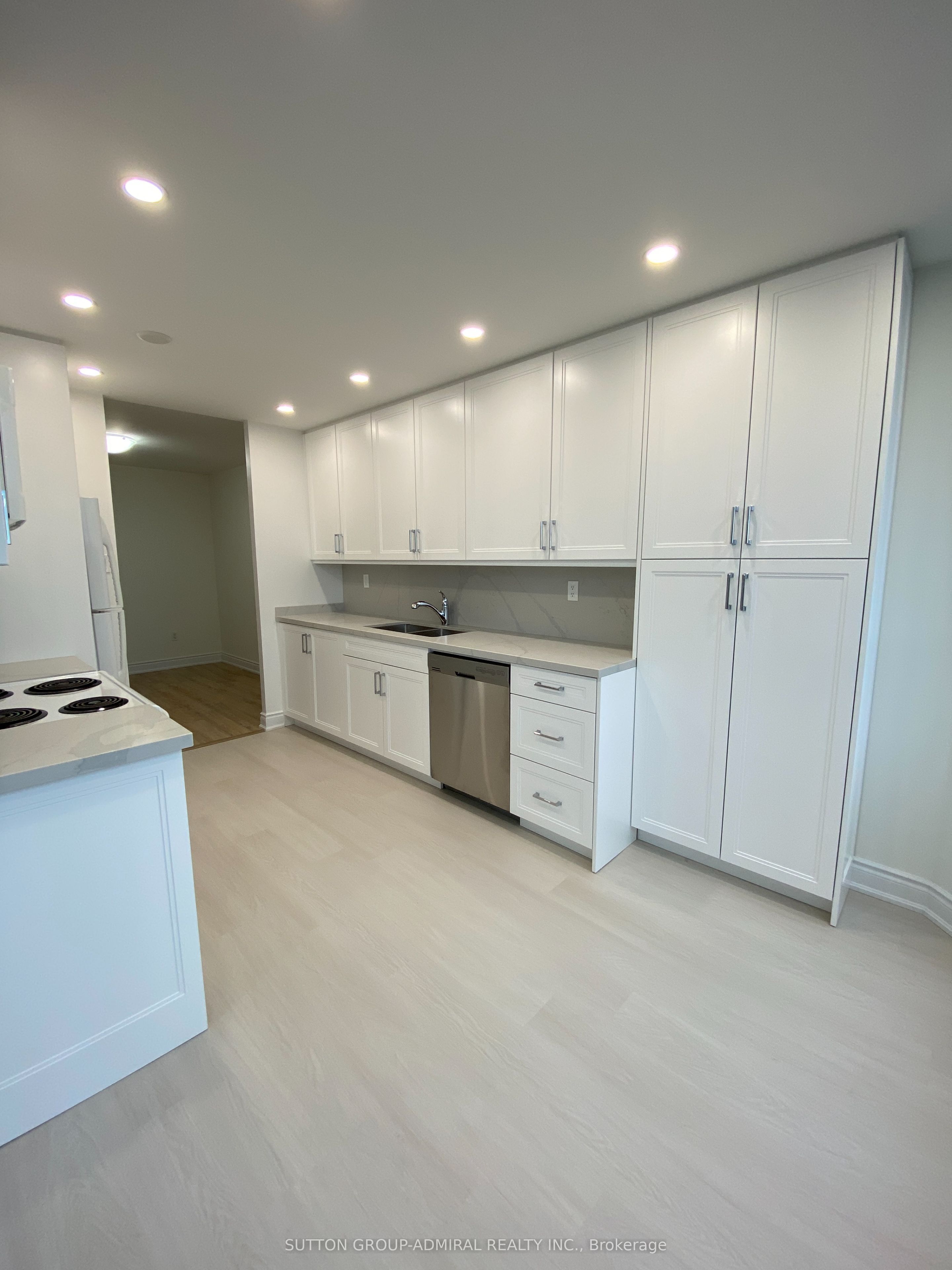 7601 Bathurst Street E 1505