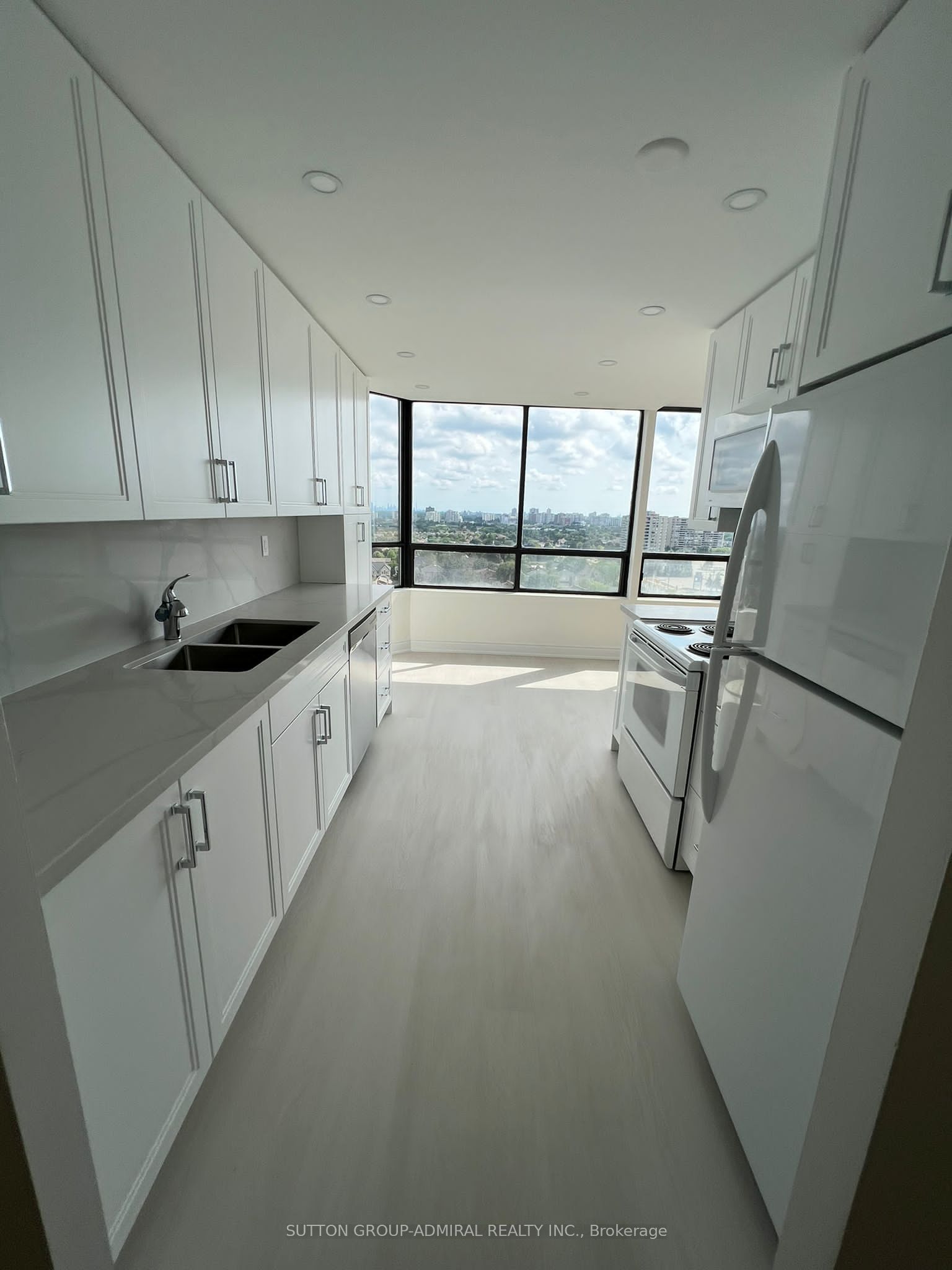 7601 Bathurst Street E 1505