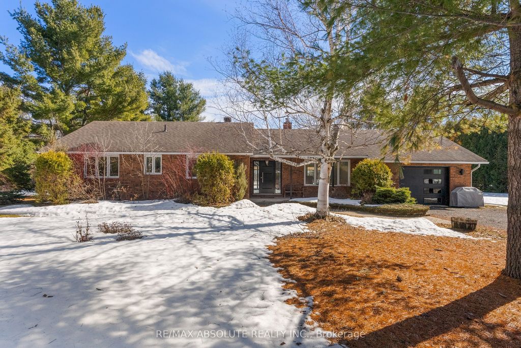 Photo of 213 Calabogie Road, McNab/Braeside, ON K7S 3G8 (MLS # X12906552)