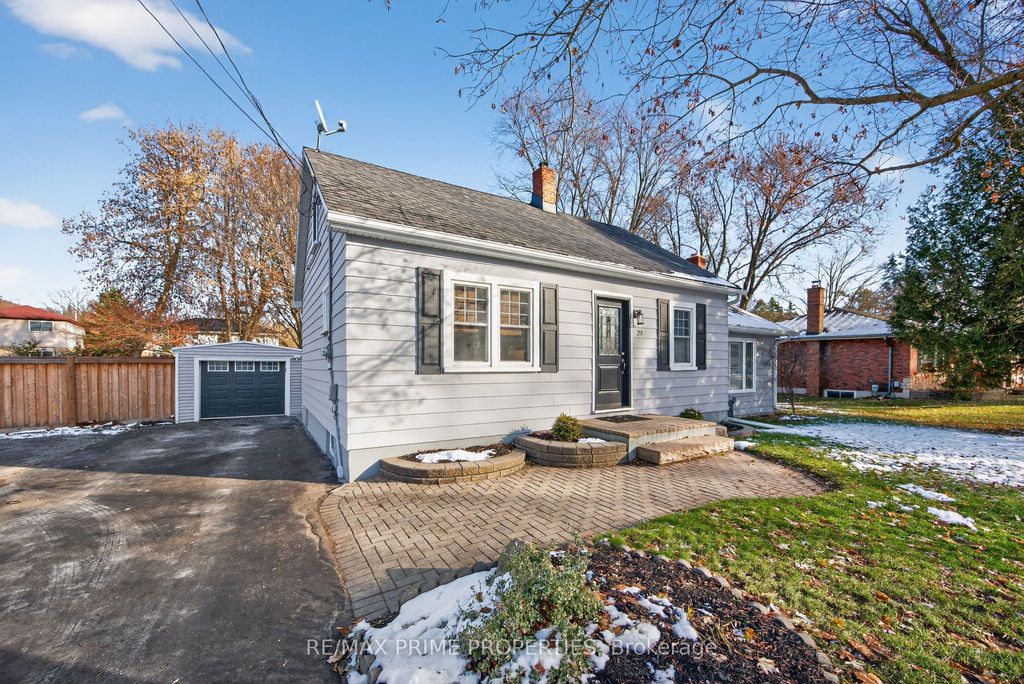 Photo of 29 Victory Drive, East Gwillimbury, ON L0G 1M0 (MLS # N12563468)