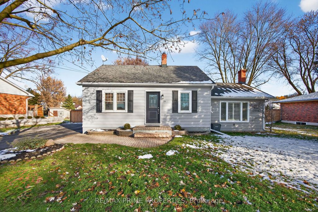 Photo of 29 Victory Drive, East Gwillimbury, ON L0G 1M0 (MLS # N12563468)