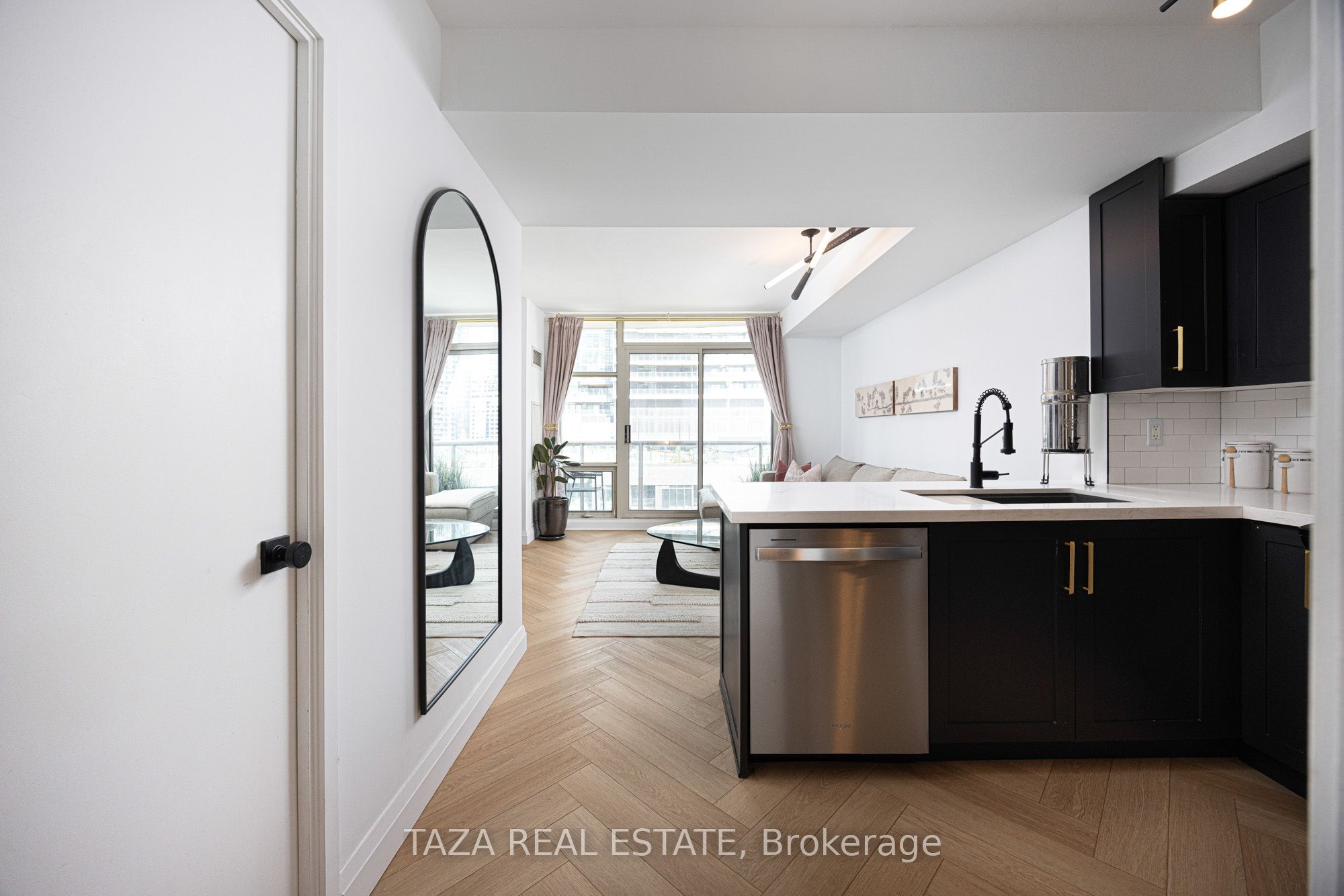 10 Navy Wharf Court 1705