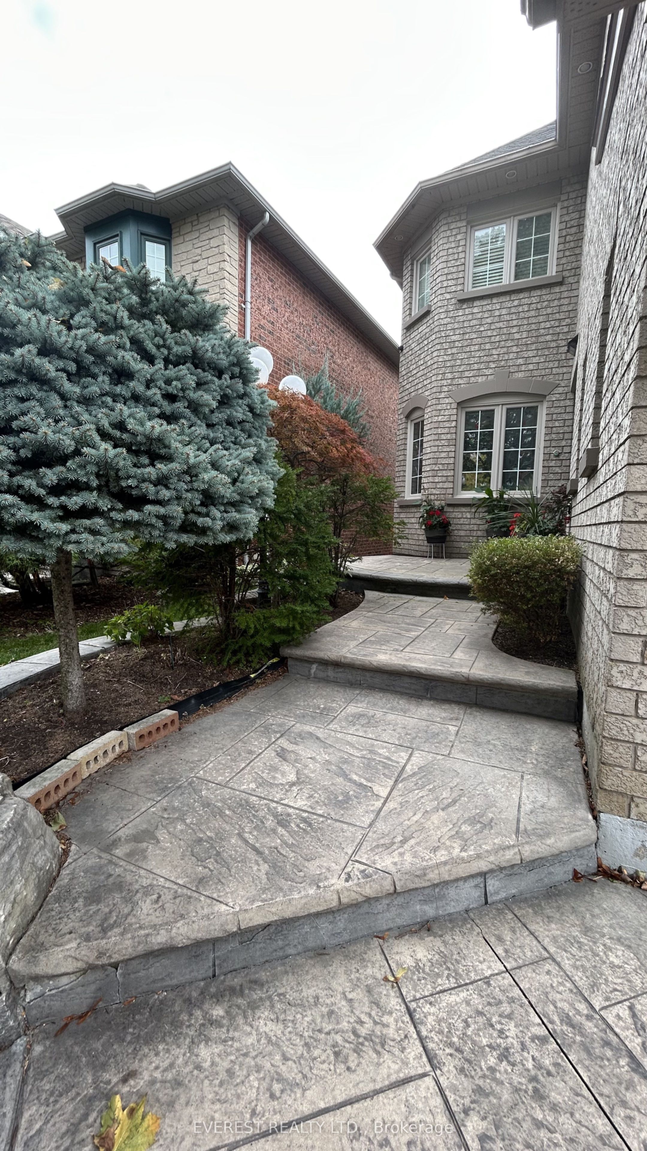 397 Turnberry Crescent