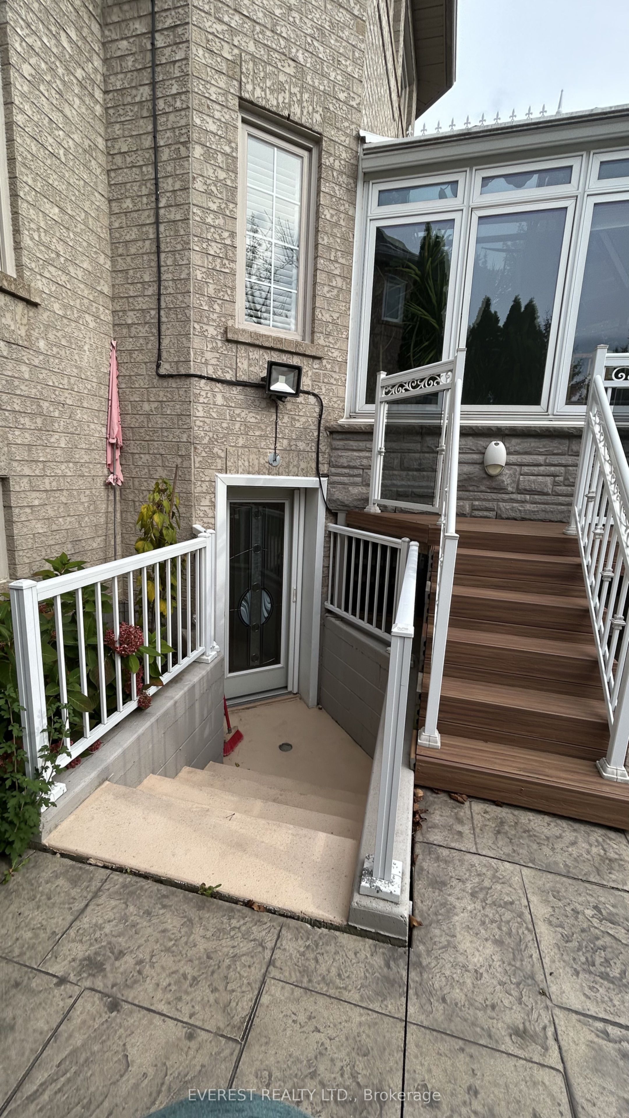 397 Turnberry Crescent