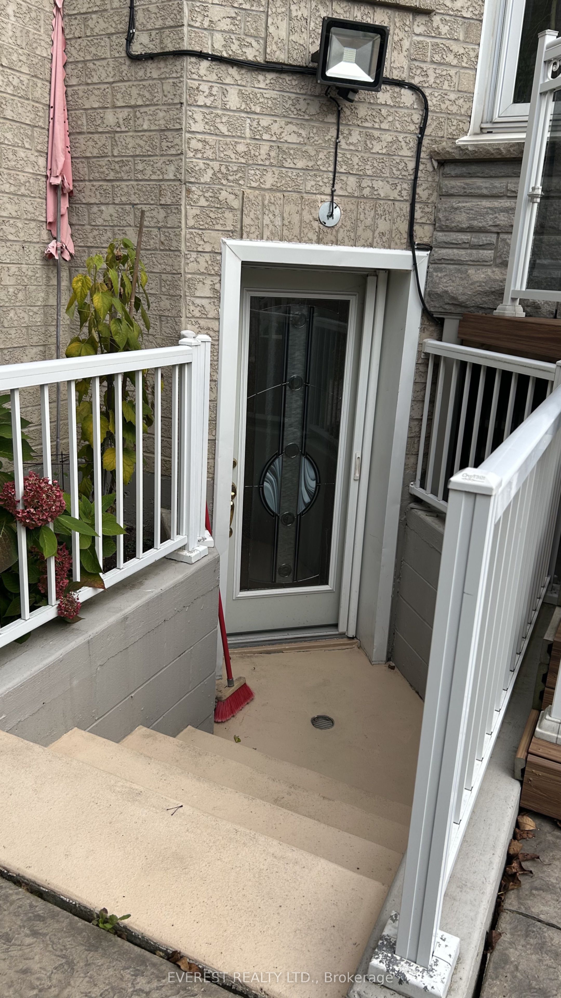 397 Turnberry Crescent