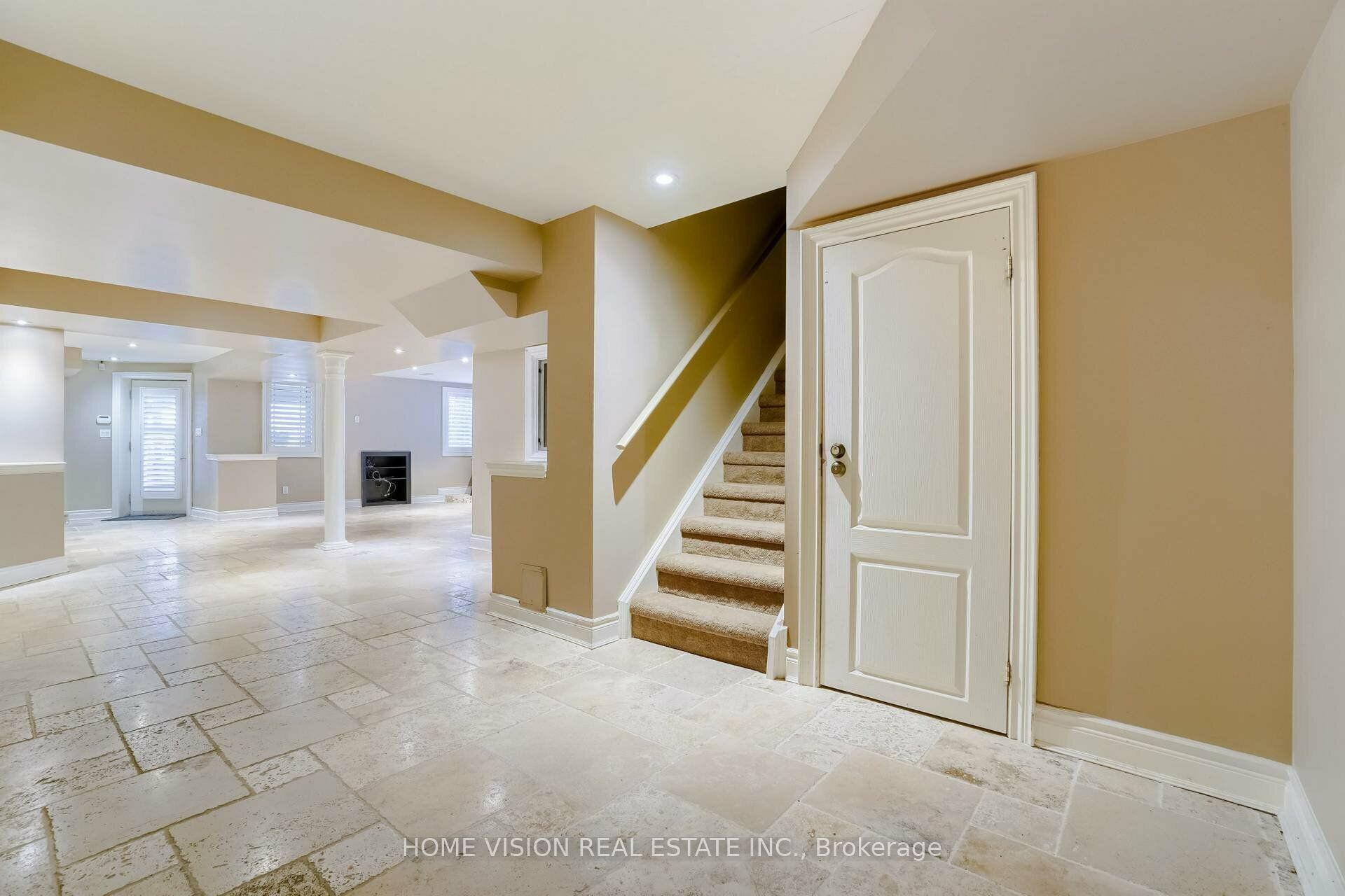 24 Sandbanks Drive E BSMT