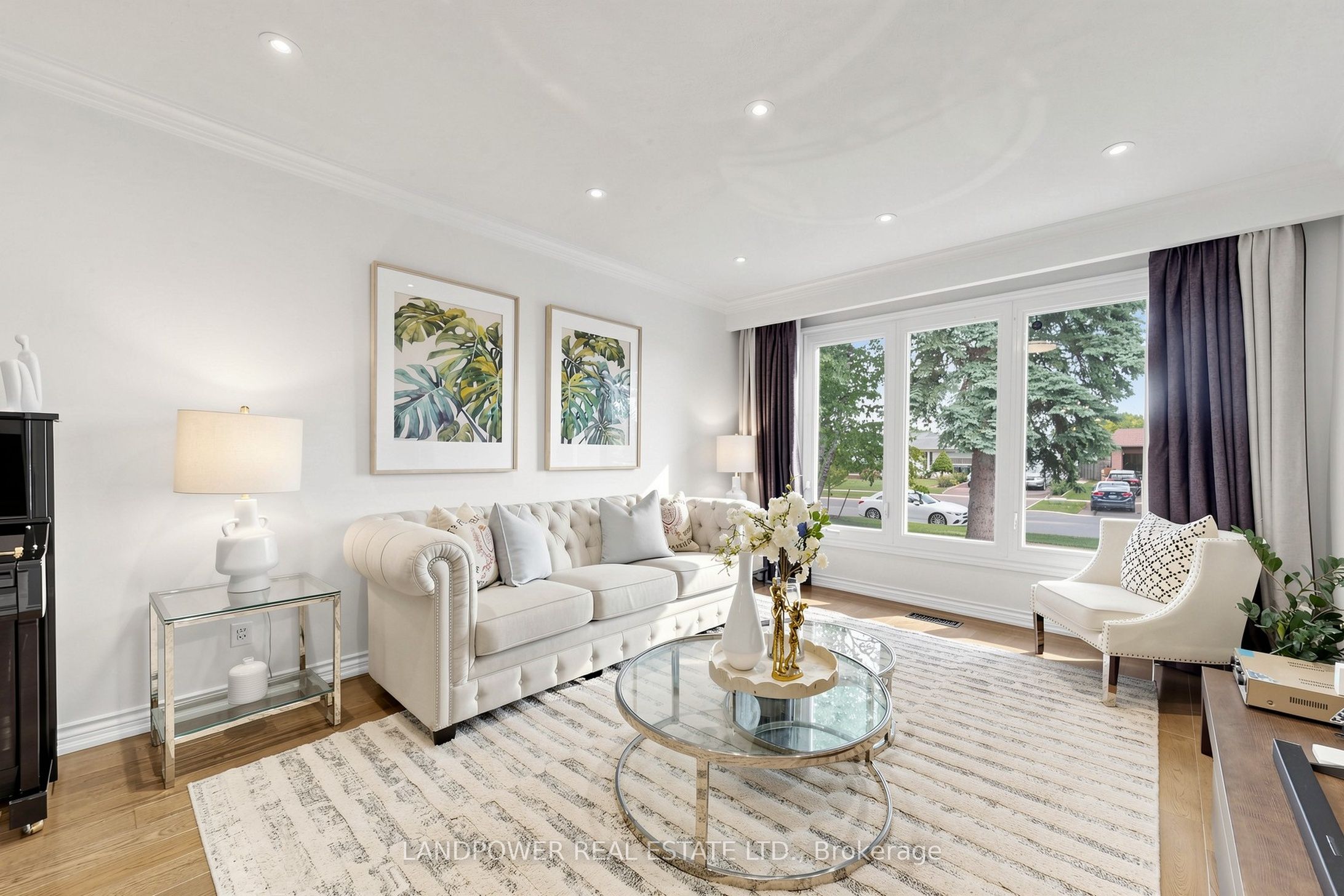 317 Paisley Boulevard W