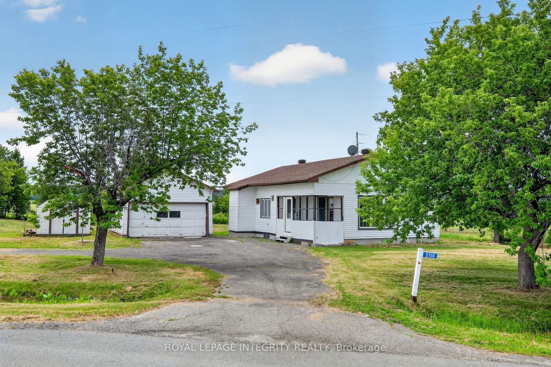 Photo 1 of 50 — 3156 Old Highway 17 Road, Clarence-Rockland, ON K4K 1W3