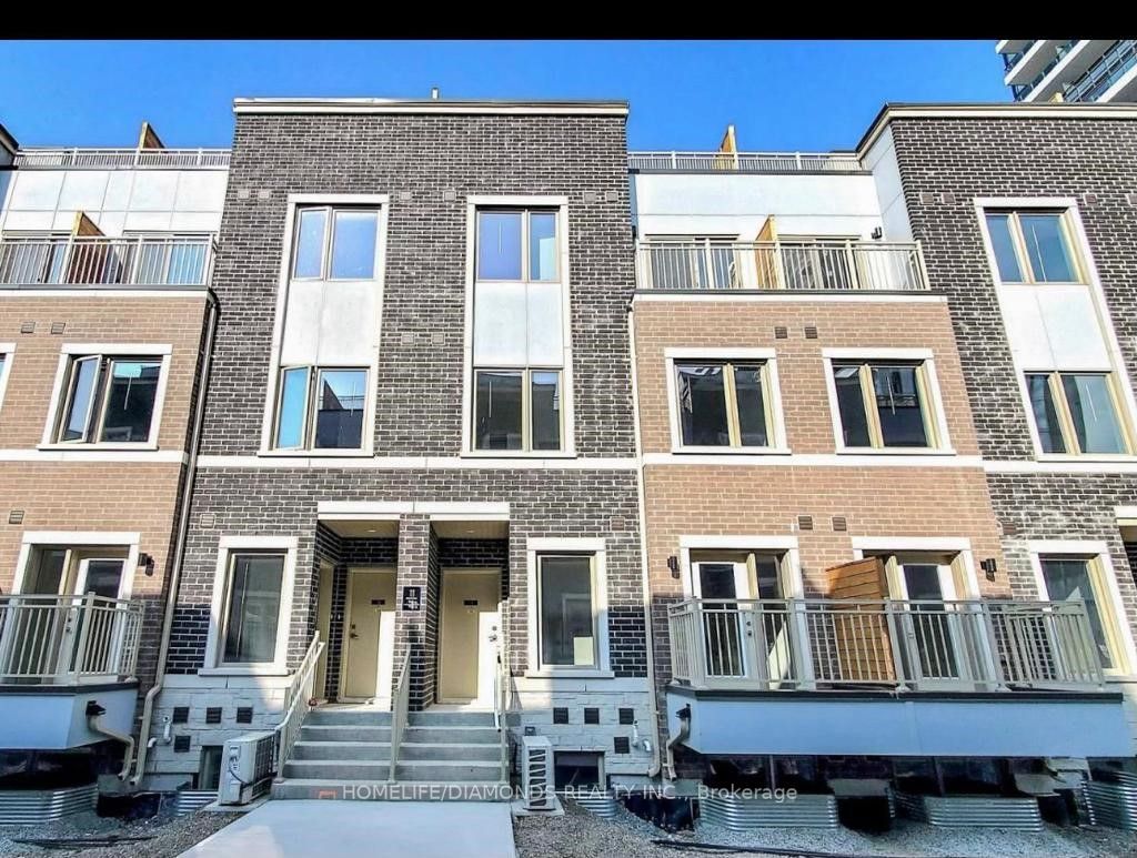 Photo of 31 HONEYCRISP Crescent #68, Vaughan, ON L4K 0N6 (MLS # N13027522)