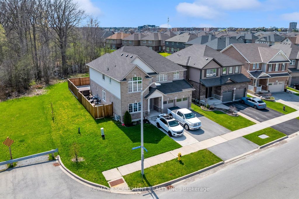 Photo of 1 Elderberry Road, Thorold, ON L2V 0E7 (MLS # X13045362)