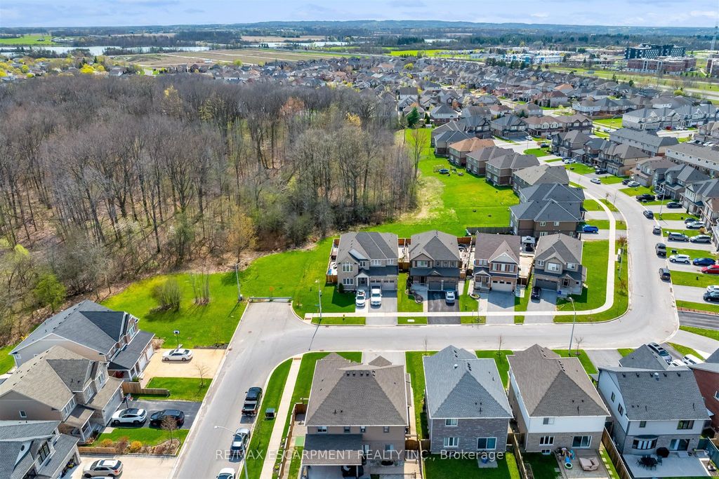 Photo of 1 Elderberry Road, Thorold, ON L2V 0E7 (MLS # X13045362)