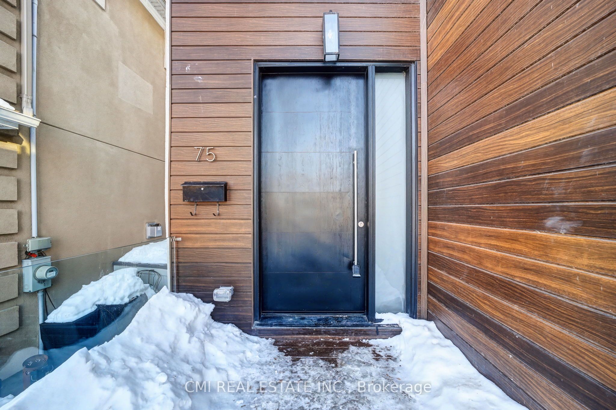 75 Kenilworth Avenue