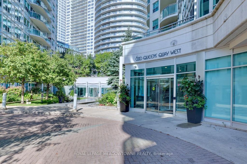 Photo of 600 Queens Quay #633, Toronto, ON M5V 3M3 (MLS # C12432118)