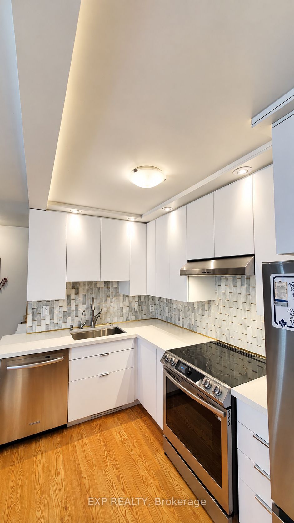 736 Kingston Road 5