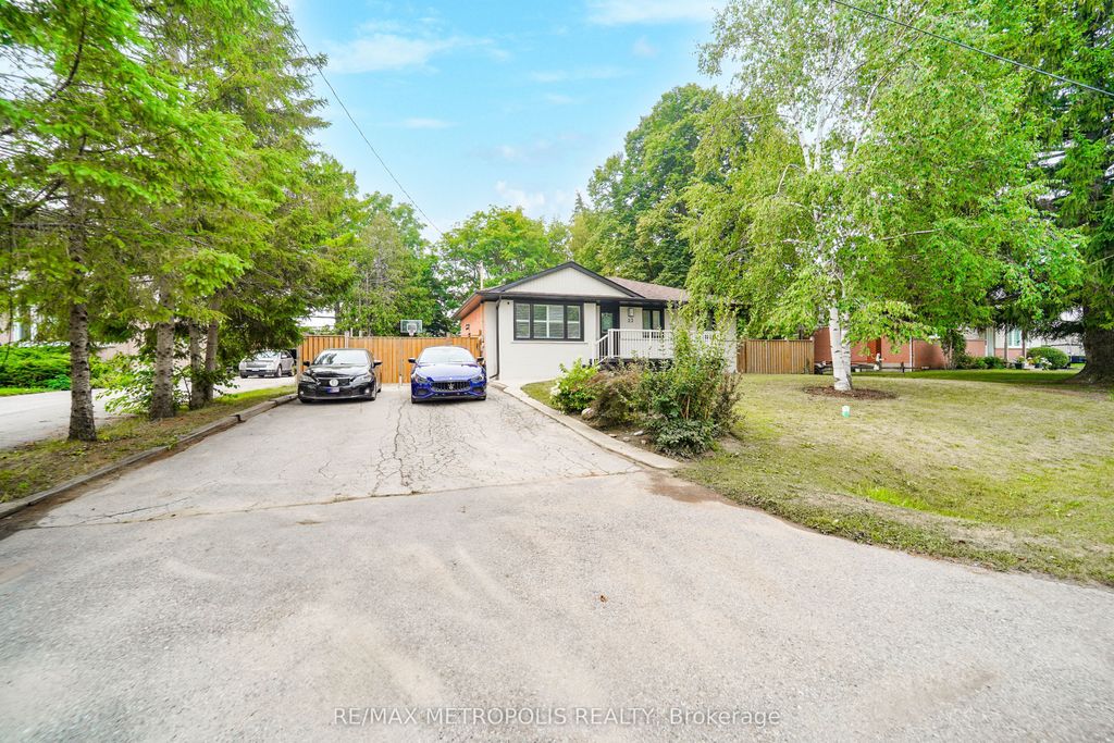Photo of 23 Hawman Avenue, King, ON L0G 1N0 (MLS # N12450588)
