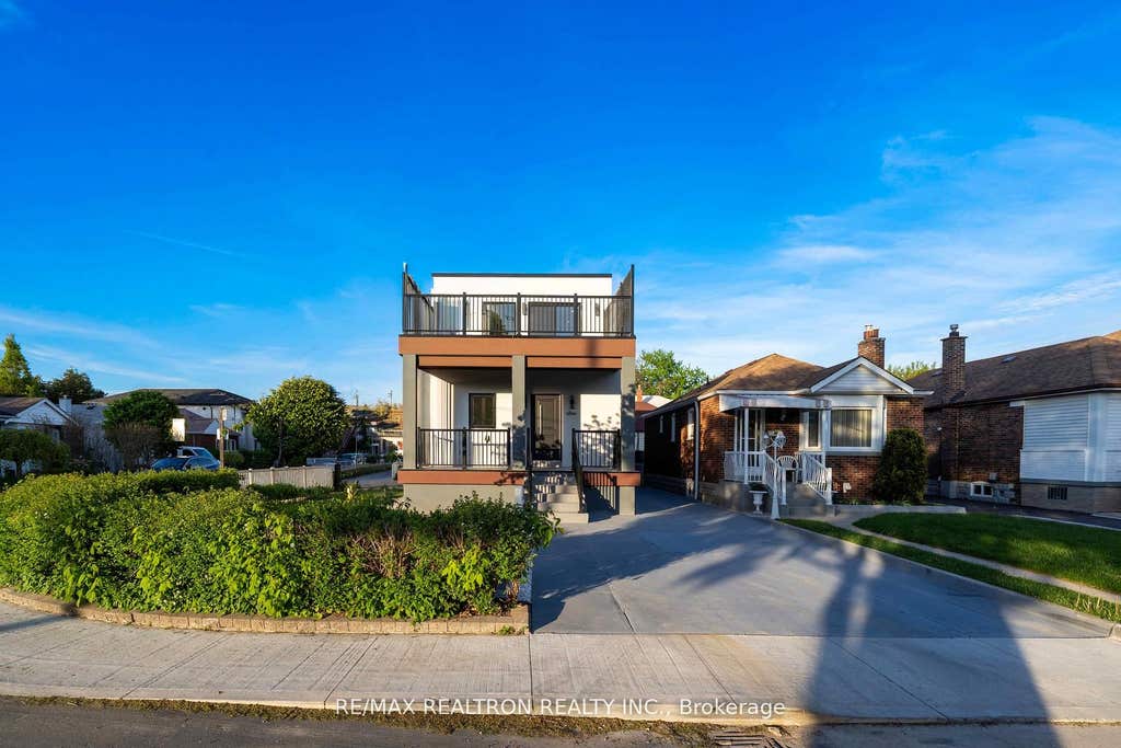 Photo of 33 Landour Avenue, Toronto, ON M6M 4J3 (MLS # W13457608)