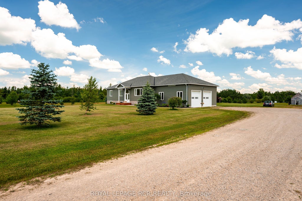 Photo of 334409 7th Line, Amaranth, ON L9W 0L1 (MLS # X13548048)